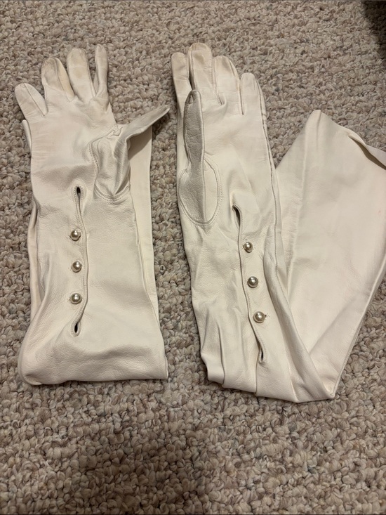 Accessories - Elegant White Pearl-Button Lavabile Long Gloves m/l